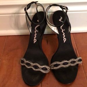 Women’s heeled sandals